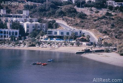 3 S Beach Club 1